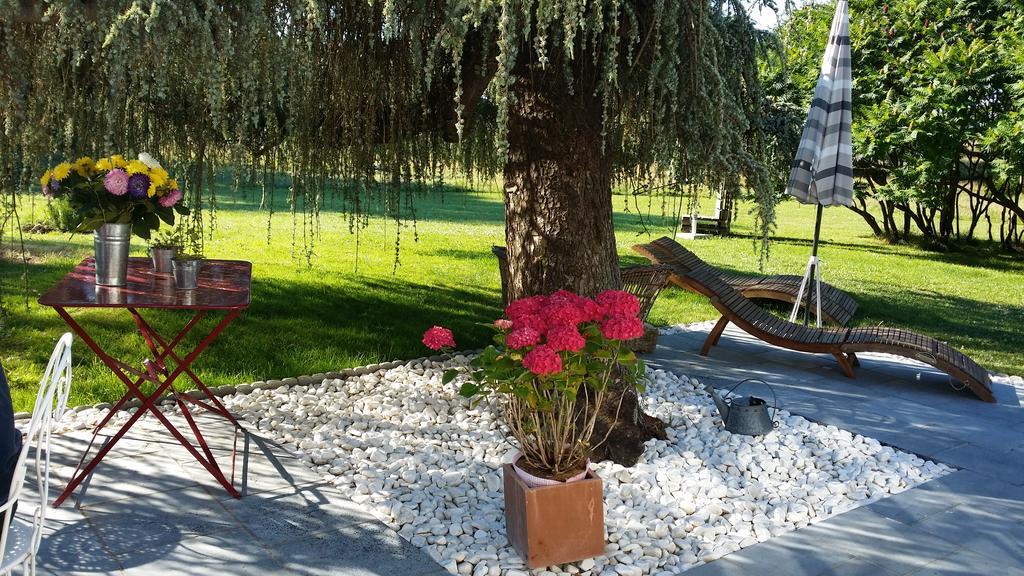 Maison Prairie Bonheur Bed & Breakfast Magny-les-Hameaux Exterior photo