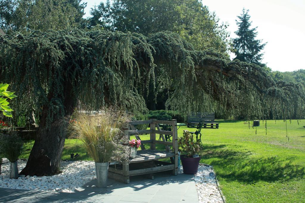Maison Prairie Bonheur Bed & Breakfast Magny-les-Hameaux Exterior photo