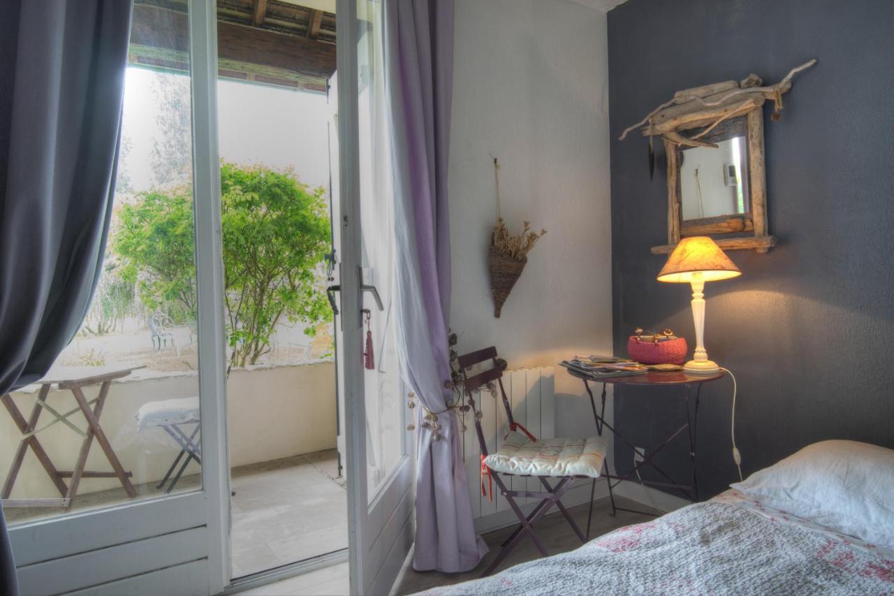 Maison Prairie Bonheur Bed & Breakfast Magny-les-Hameaux Exterior photo